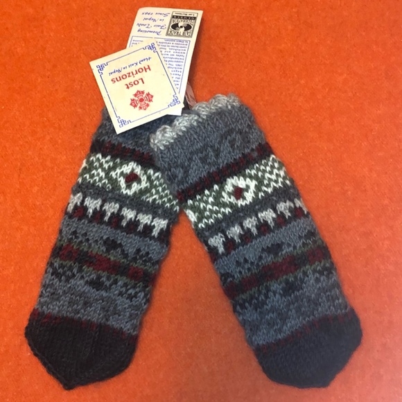 100% wool mittens hand knit in Nepal NWT - Picture 2 of 4